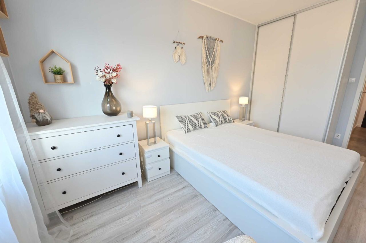 Mieszkanie 2-pokojowe Rotmanka, ul. Bajki. Zdjęcie 2