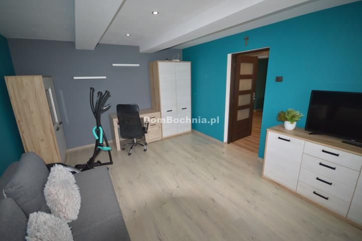 dom wolnostojący, 2 pokoje Bochnia, ul. Dołuszycka. Zdjęcie 3