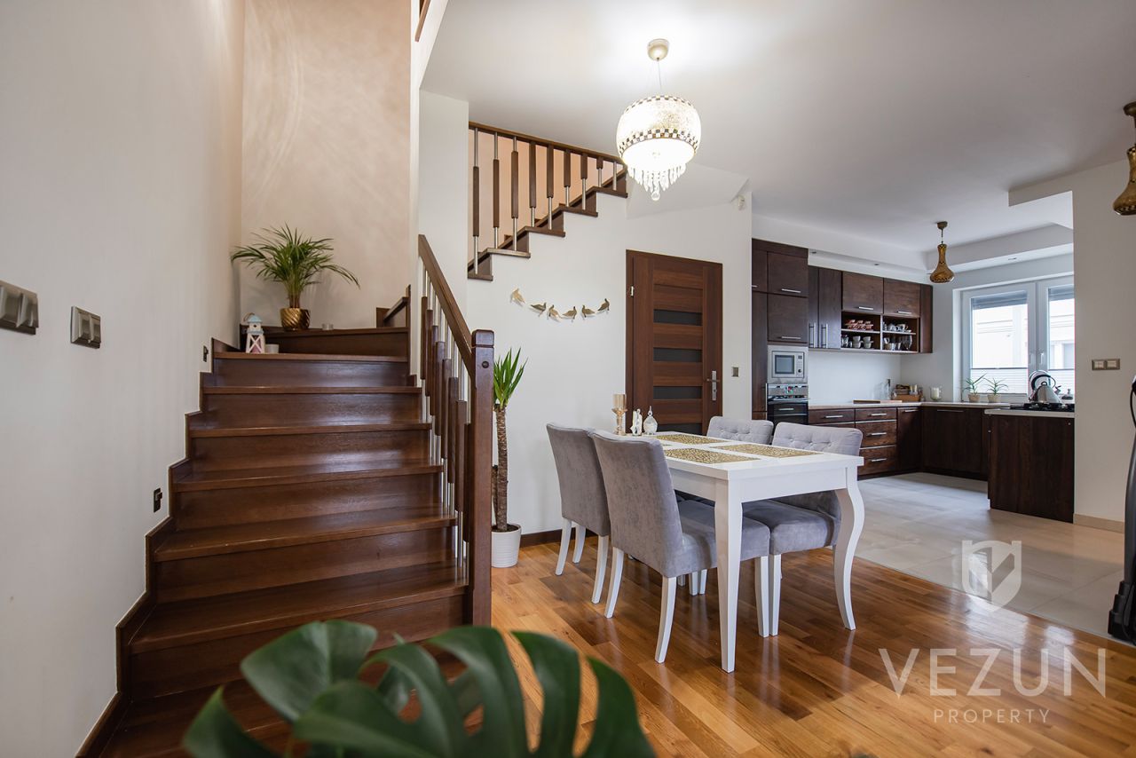 bliźniak, 3 pokoje Łomianki Dolne, Al. Chopina. Zdjęcie 1