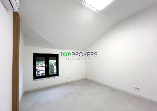 bliźniak, 14 pokoi Warszawa Włochy. Zdjęcie 3