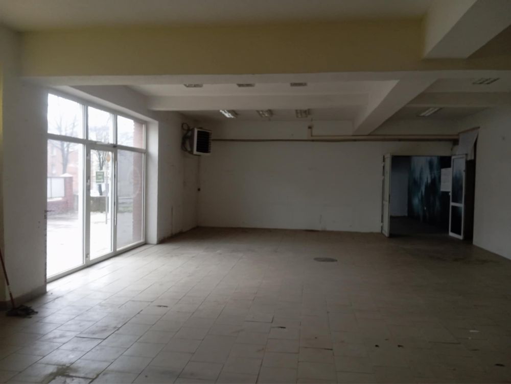 Commercial property, 246 m²