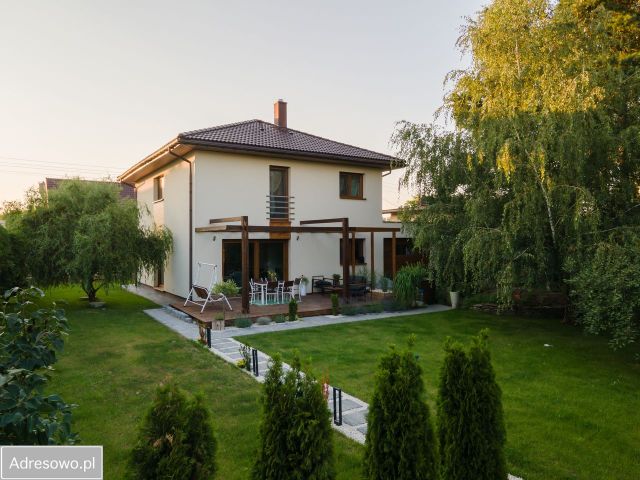 dom wolnostojący, 6 pokoi Lutomiersk. Zdjęcie 1