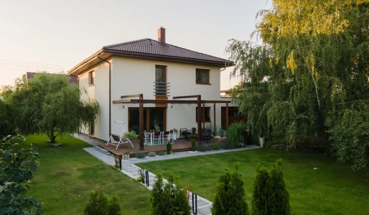 dom wolnostojący, 6 pokoi Lutomiersk