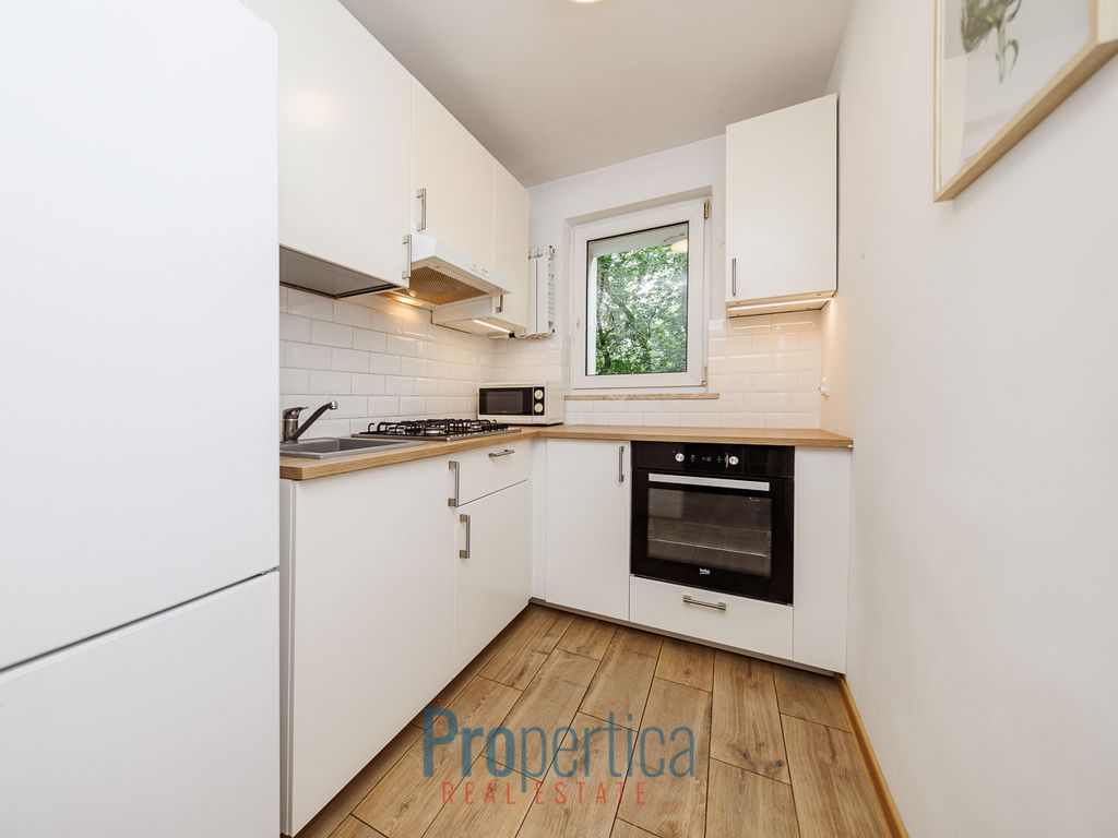 Mieszkanie 3-pokojowe Warszawa Śródmieście, ul. Mordechaja Anielewicza. Zdjęcie 9