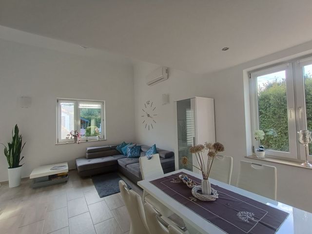 dom wolnostojący, 6 pokoi Kębliny. Zdjęcie 5