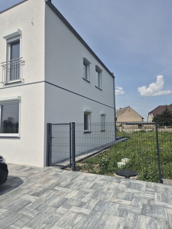 bliźniak, 5 pokoi Białężyce. Zdjęcie 2