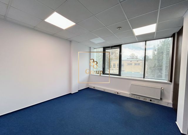 Biuro Warszawa Praga-Południe, ul. Niekłańska. Zdjęcie 1