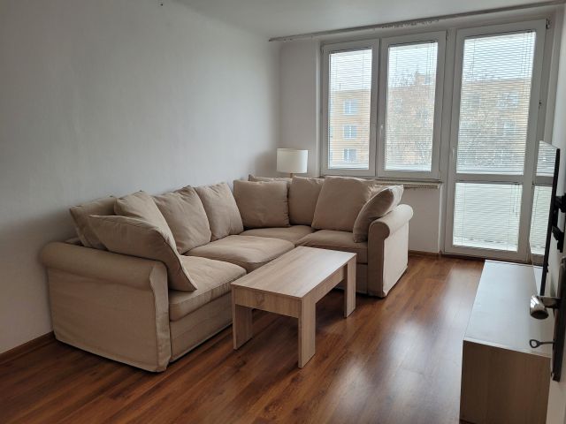 Mieszkanie 3-pokojowe Warszawa Bródno, ul. Łojewska. Zdjęcie 1