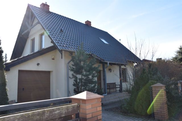 dom wolnostojący, 4 pokoje Lubochnia. Zdjęcie 1