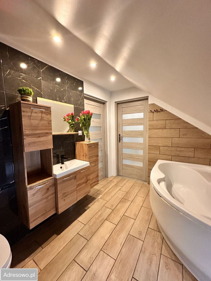 Mieszkanie 4-pokojowe Lewice. Zdjęcie 2