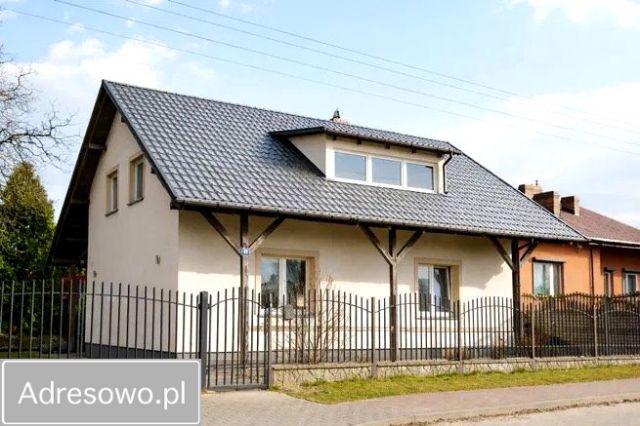 dom wolnostojący, 6 pokoi Chomęcice, ul. Stęszewska. Zdjęcie 1