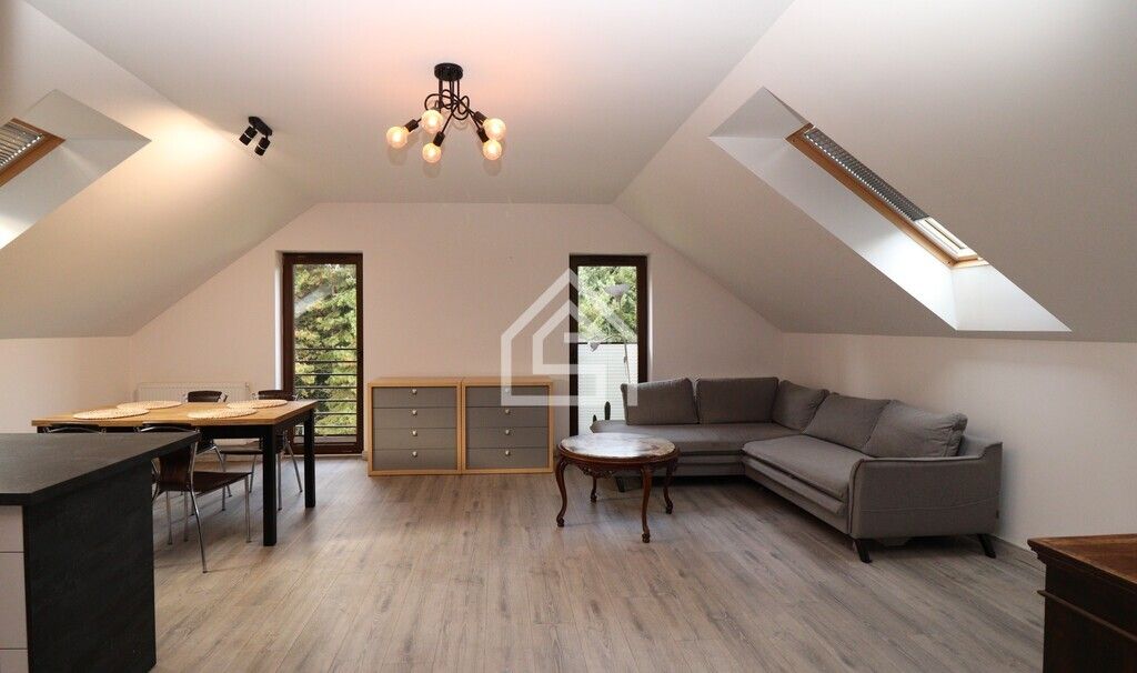 Mieszkanie 3-pokojowe Zagórze. Zdjęcie 1