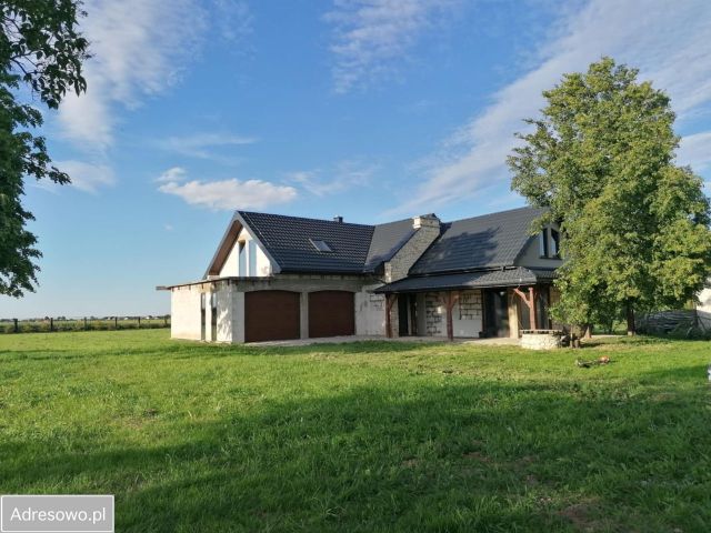 dom wolnostojący, 4 pokoje Łuszczów-Kolonia. Zdjęcie 1