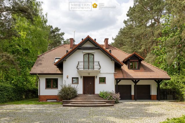 dom wolnostojący, 9 pokoi Zielonki-Wieś, ul. Białej Góry. Zdjęcie 1