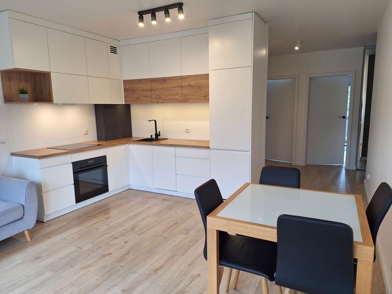 Mieszkanie 4-pokojowe Rzeszów Słocina, ul. Powstańców Listopadowych. Zdjęcie 1