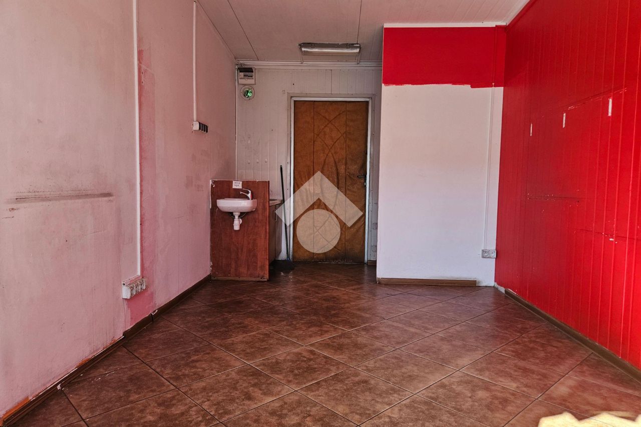 Lokal Kraków Podgórze Duchackie, ul. Beskidzka. Zdjęcie 3