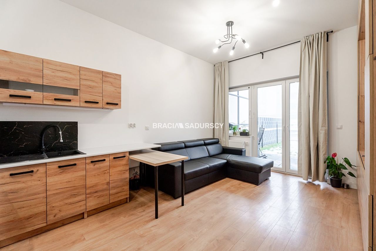 Mieszkanie 3-pokojowe Kraków Nowa Huta, ul. Niebyła. Zdjęcie 1