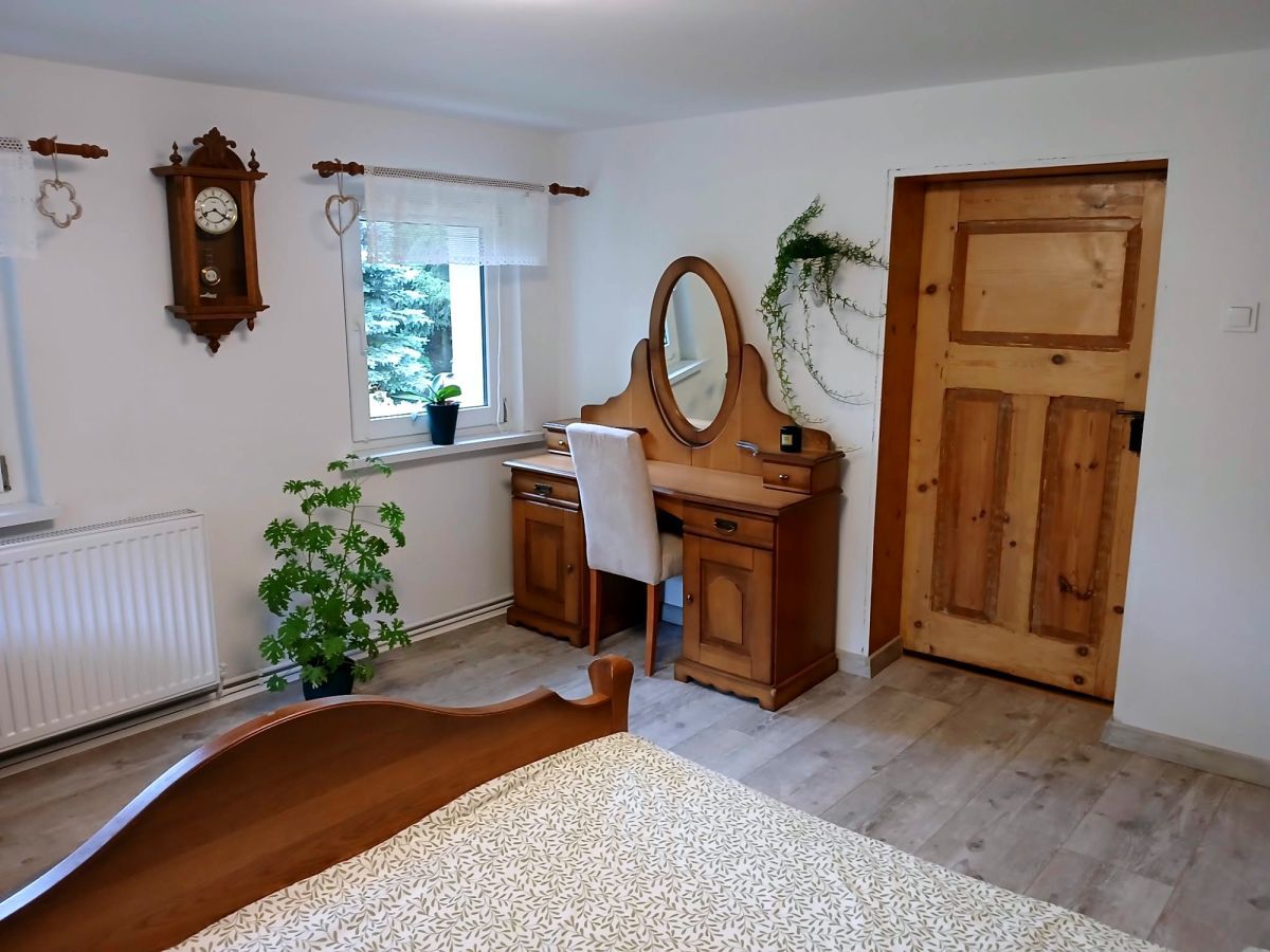 dom wolnostojący, 5 pokoi Chmieleń. Zdjęcie 3