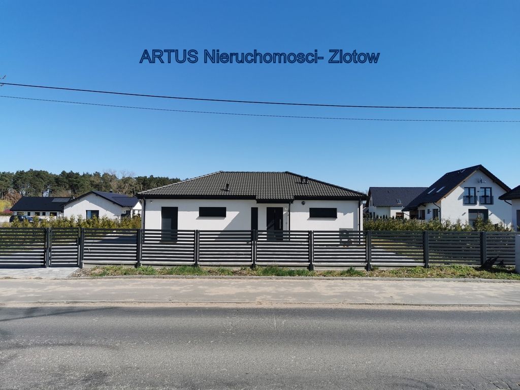 dom wolnostojący, 4 pokoje Święta