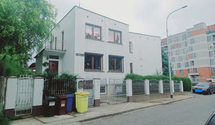 dom wolnostojący, 8 pokoi Wrocław Krzyki, ul. Piękna