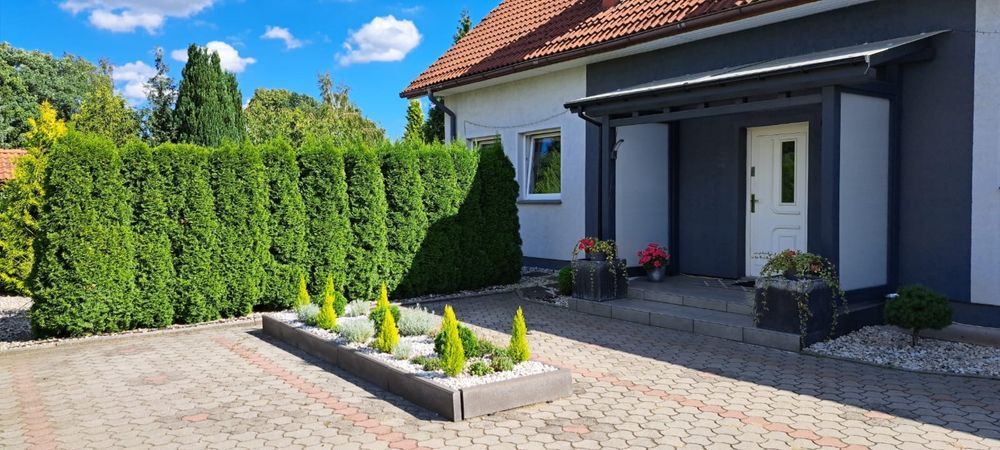 dom wolnostojący, 5 pokoi Chróstnik. Zdjęcie 1