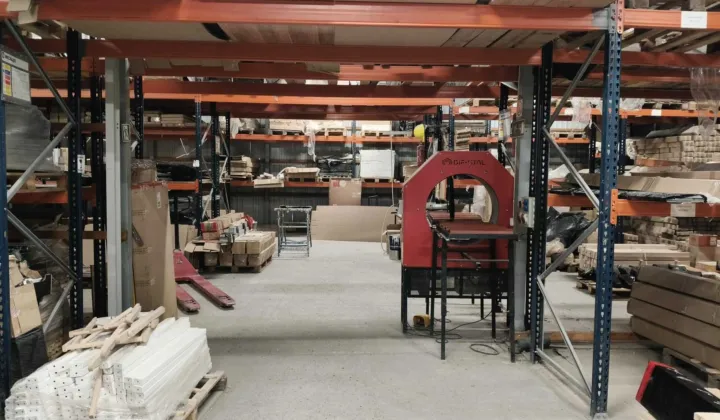 Hala/magazyn Mikulice