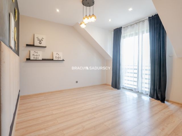 bliźniak, 5 pokoi Skawina, ul. mjr Jana Żychonia. Zdjęcie 33