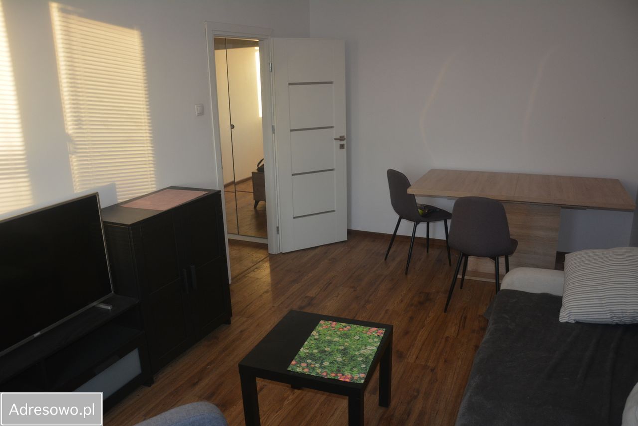 Mieszkanie 2-pokojowe Warszawa Włochy, ul. 1 Sierpnia. Zdjęcie 1