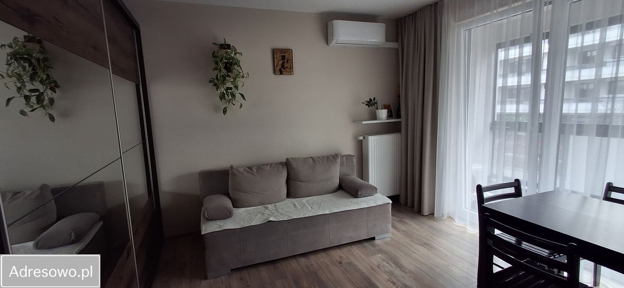 Mieszkanie 2-pokojowe Warszawa Ursus, ul. Tadeusza Hennela. Zdjęcie 1