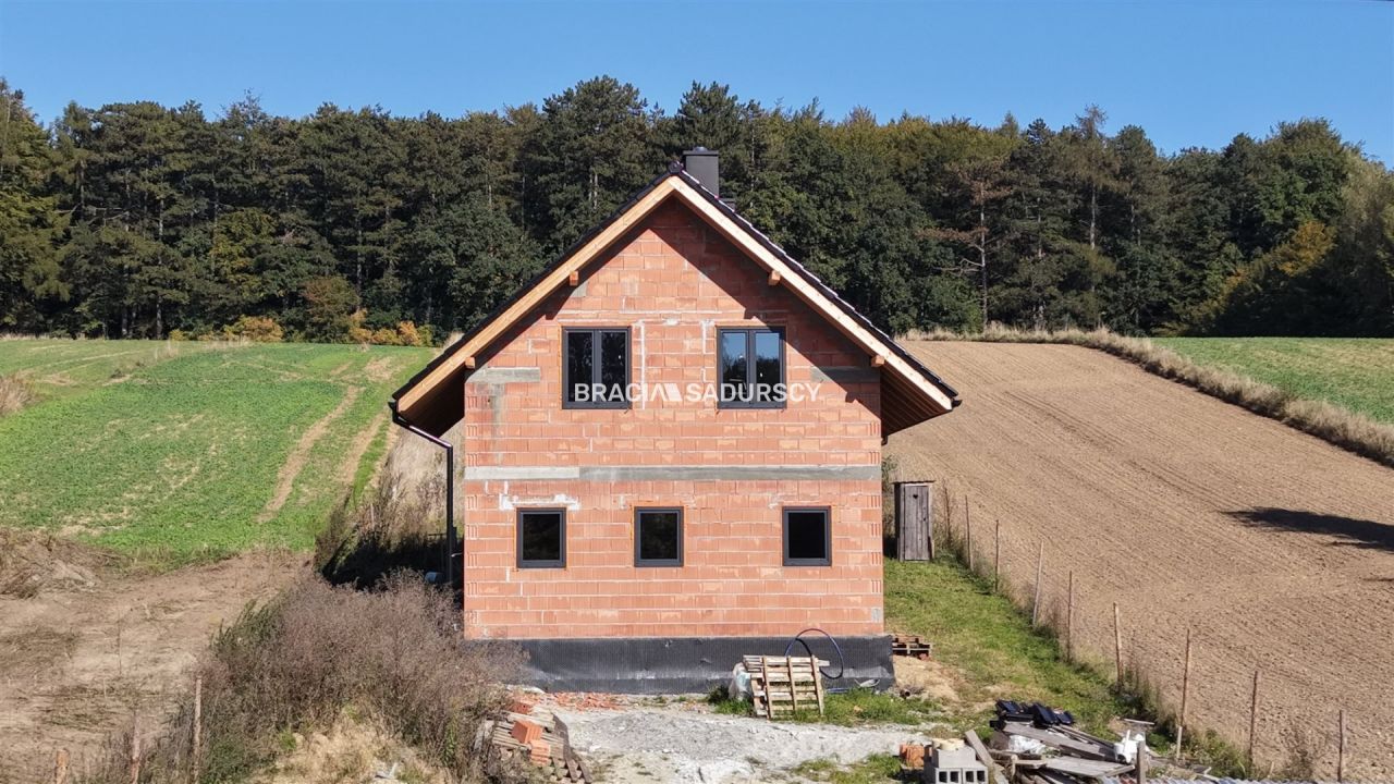 dom wolnostojący, 5 pokoi Wysocice. Zdjęcie 13