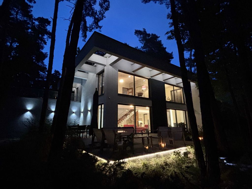 dom wolnostojący, 5 pokoi Magdalenka, ul. Paprociowa. Zdjęcie 12