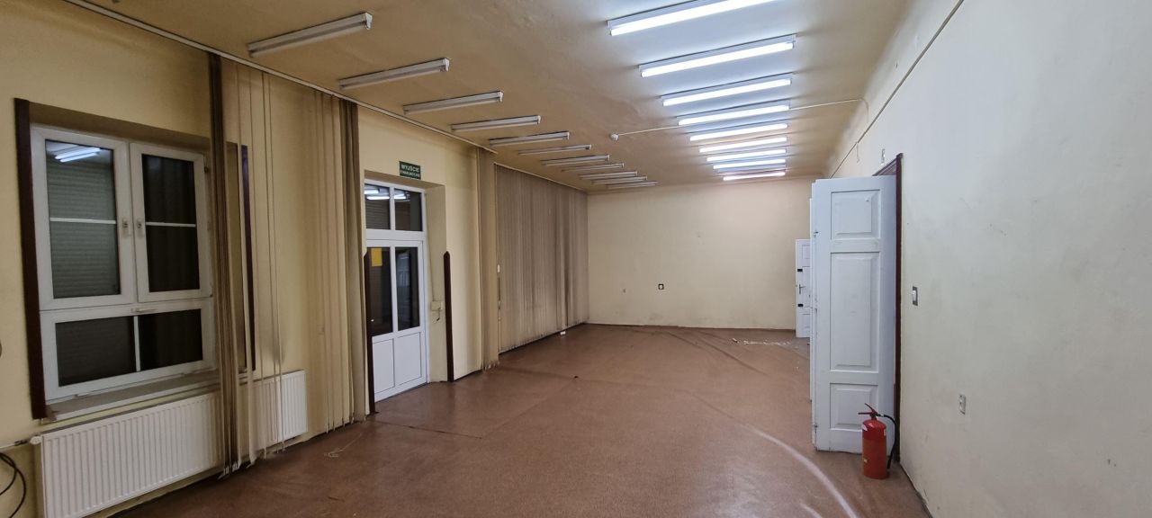 Nieruchomość komercyjna Ostrowiec Świętokrzyski Centrum, ul. Adama Wardyńskiego. Zdjęcie 27