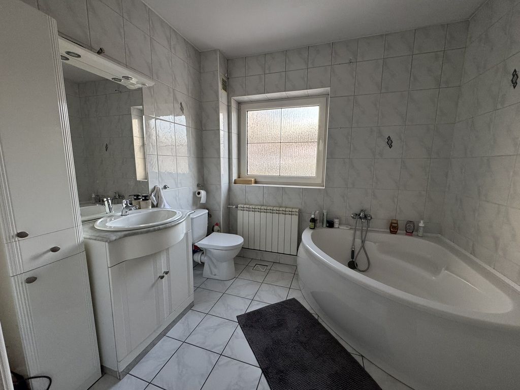 dom szeregowy, 3 pokoje Kłodzko, ul. Wolności. Zdjęcie 10