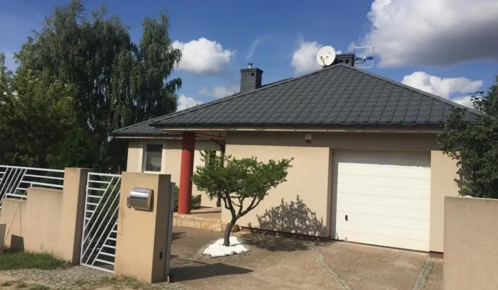 dom wolnostojący, 6 pokoi Wolica