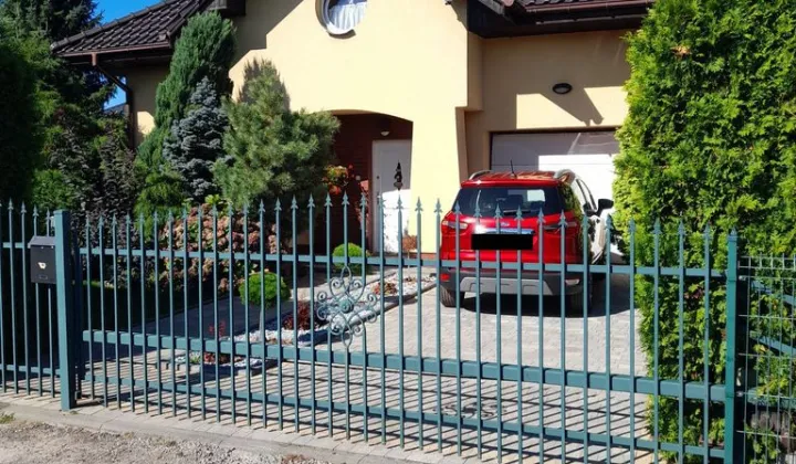 dom wolnostojący, 4 pokoje Książenice, ul. Klimka