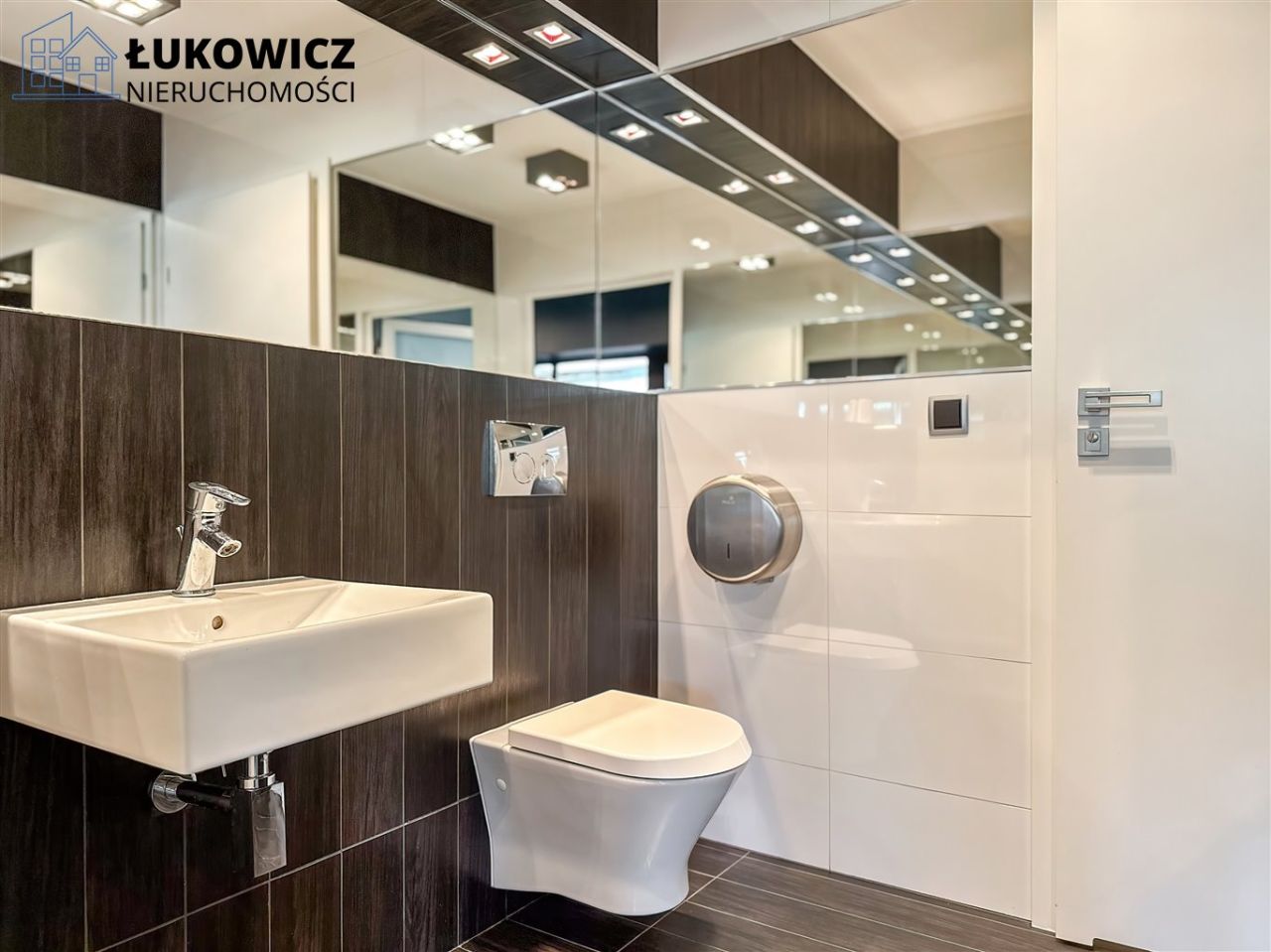 Biuro Bielsko-Biała Osiedle Karpackie. Zdjęcie 6