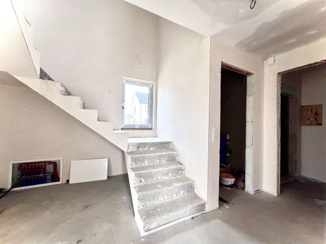 dom wolnostojący, 5 pokoi Morawica. Zdjęcie 12