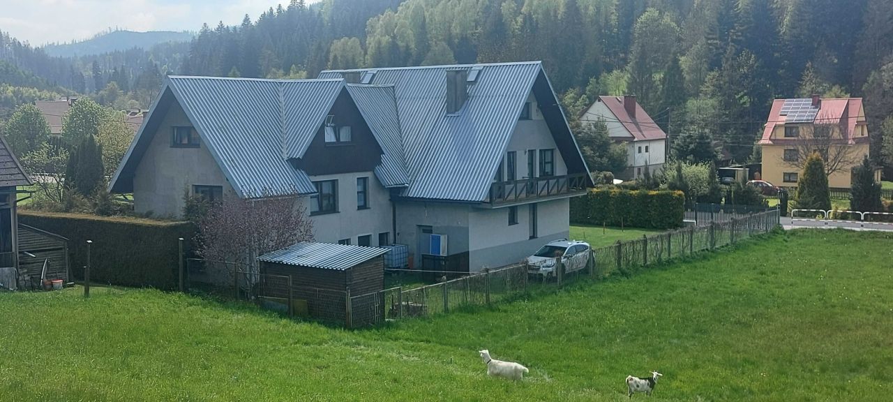 dom wolnostojący Ujsoły, ul. ks. Dziekana Józefa Pułki. Zdjęcie 3