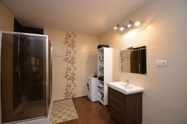 dom wolnostojący, 5 pokoi Bieliny. Zdjęcie 10