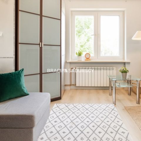 dom wolnostojący, 10 pokoi Kraków Łagiewniki, ul. Siostry Faustyny. Zdjęcie 2