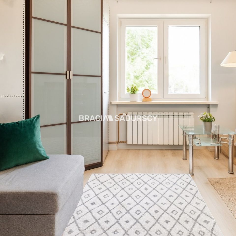 dom wolnostojący, 10 pokoi Kraków Łagiewniki, ul. Siostry Faustyny. Zdjęcie 2