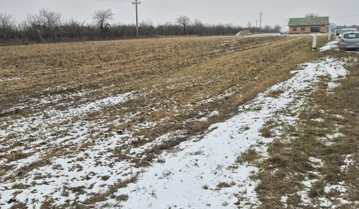 Działka budowlana Skrzynki, ul. św. Huberta