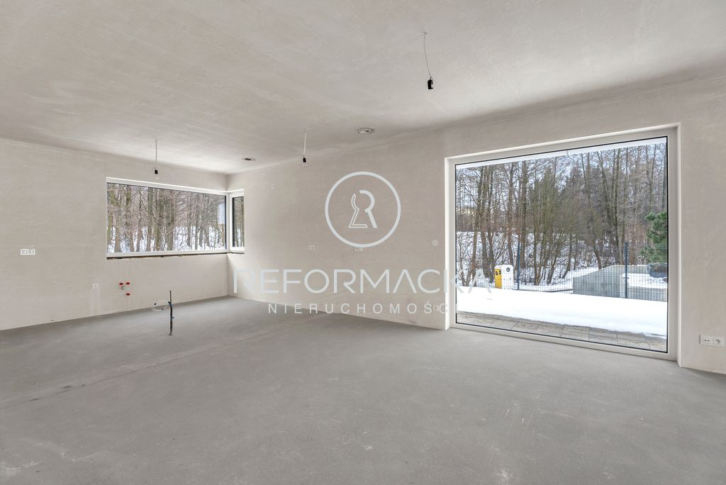 dom wolnostojący, 5 pokoi Strażów. Zdjęcie 9