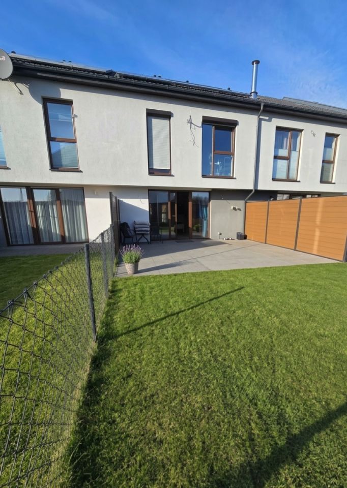 dom szeregowy, 4 pokoje Kobylnica, ul. Cyprysowa. Zdjęcie 1