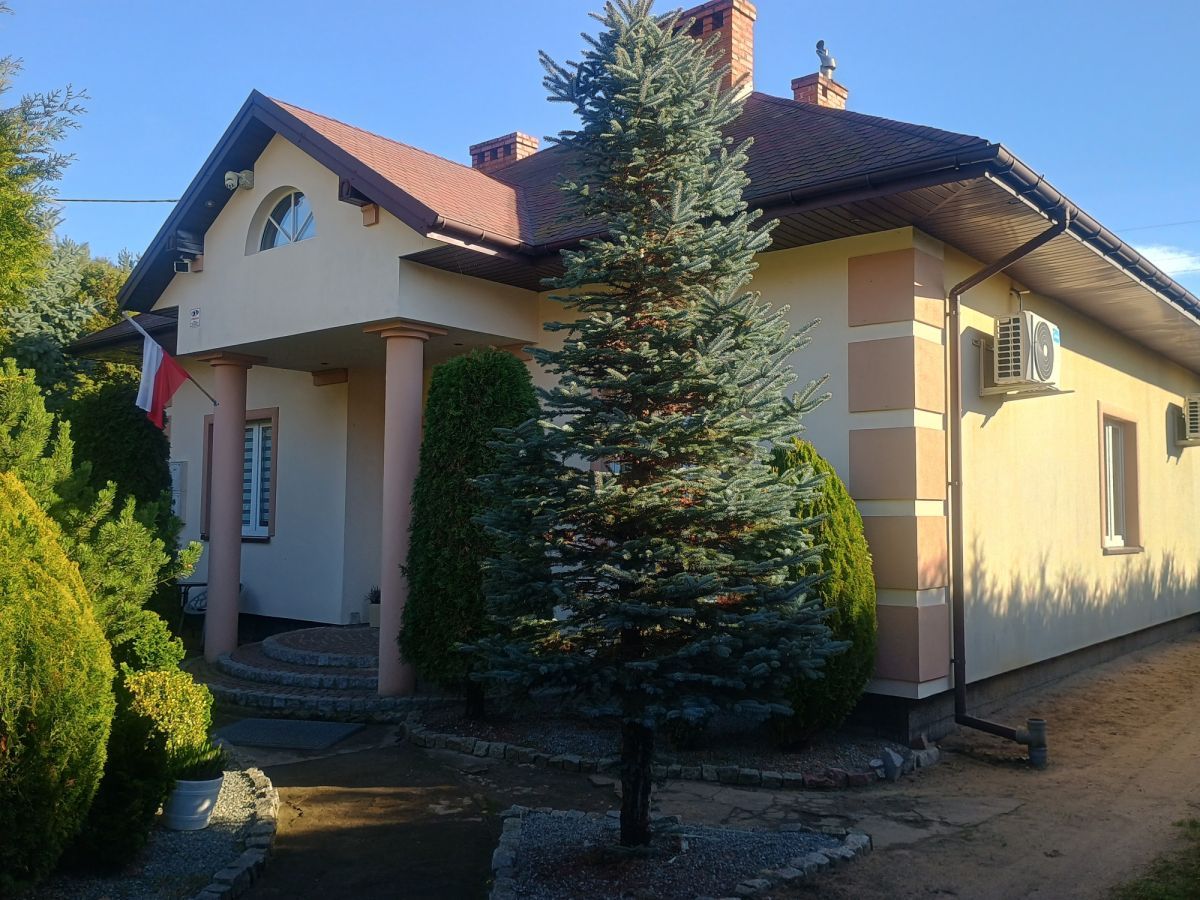 dom wolnostojący, 6 pokoi Kębliny. Zdjęcie 3