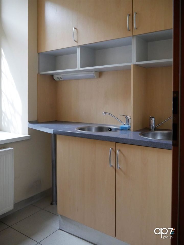 Lokal Kraków Podgórze, rynek Podgórski. Zdjęcie 7