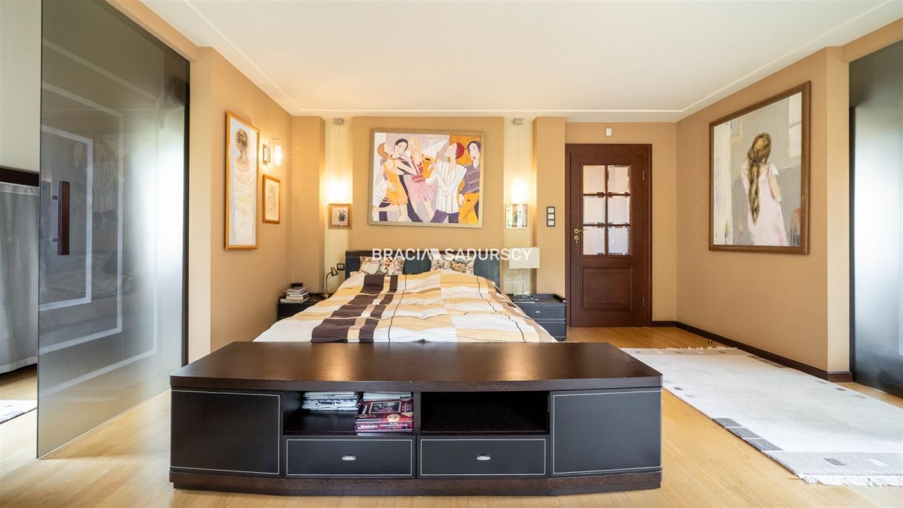 dom wolnostojący, 6 pokoi Bibice, ul. Kwiaty Polne. Zdjęcie 14