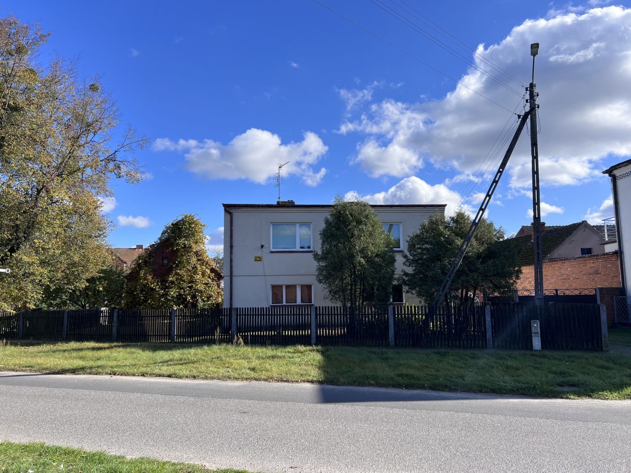 dom wolnostojący, 4 pokoje Solec, ul. Kościelna. Zdjęcie 1