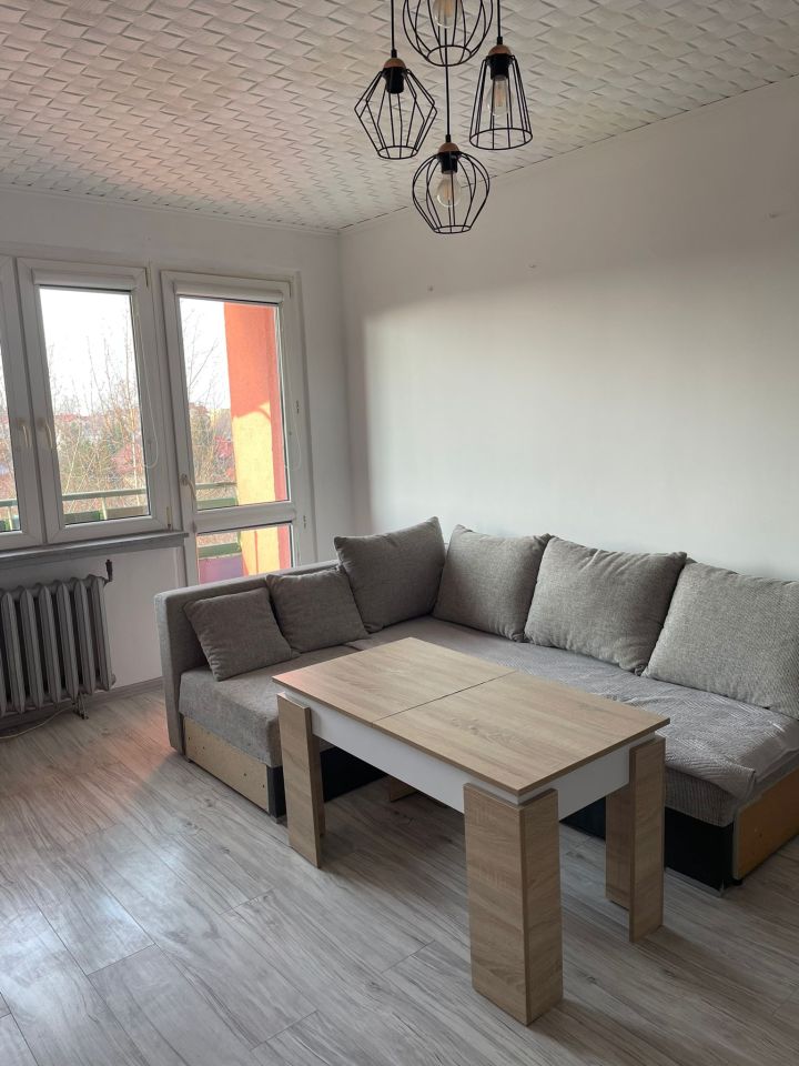 Mieszkanie 4-pokojowe Legnica Zosinek, ul. Aleksandra Fredry. Zdjęcie 2