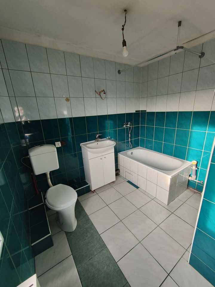 dom wolnostojący, 4 pokoje Węglew. Zdjęcie 2